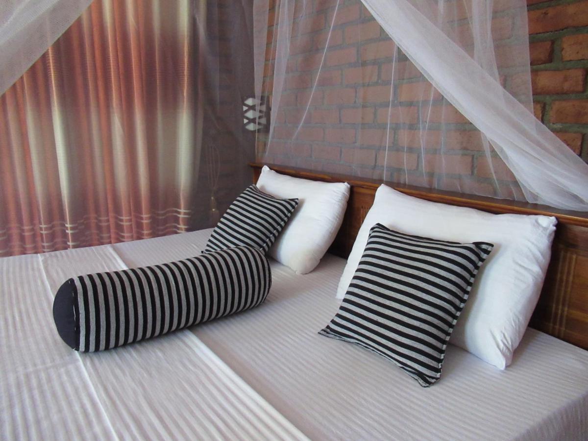 The Rezt Bed & Breakfast Ела Екстериор снимка